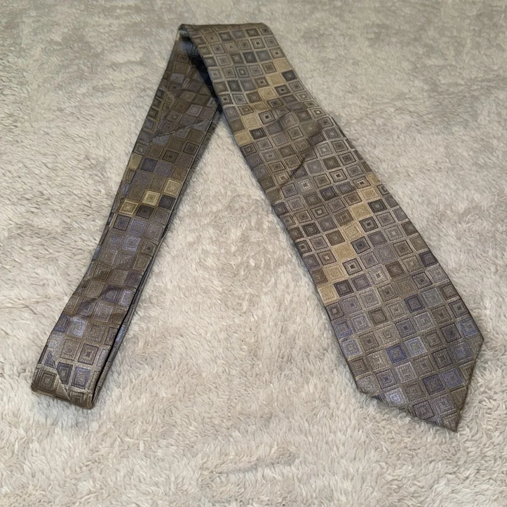 👔 EUC Men’s Brooks Brothers Tie – Grey & Blue Hues